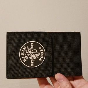 Klein Tools phone case pouch hooks belt black orange magnetic closure durable